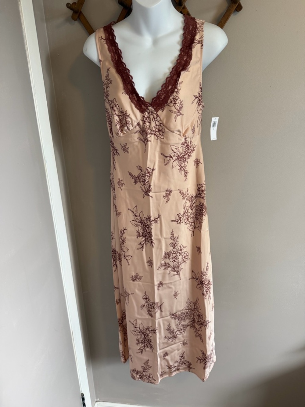 Old Navy Champagne Floral Lace Trim Satin Midi Slip Dress NWT Size S